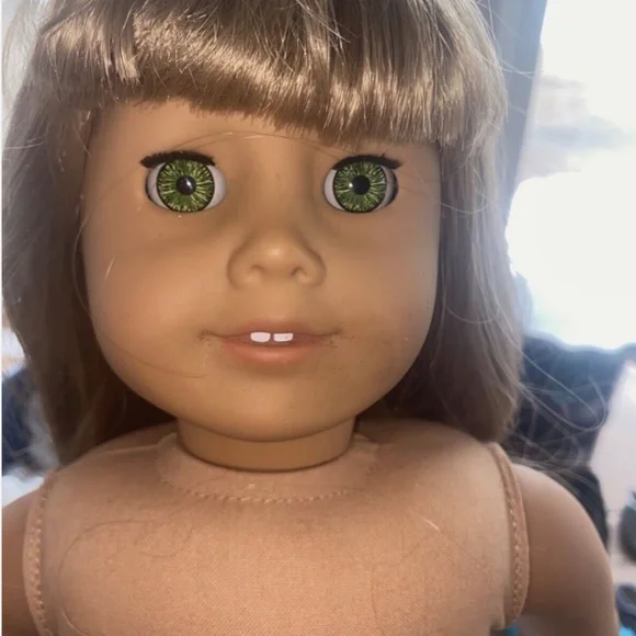 American Girl Doll with bathtub, accessories, outfits, shoes! PA-11392